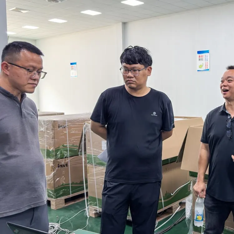 The difference between lithium battery and photovoltaic panel solutions